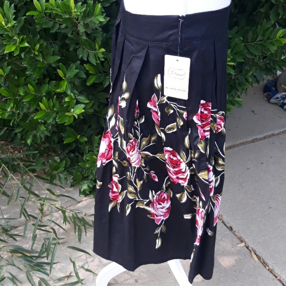 NwtDressever ladies skirt - Picture 2 of 3